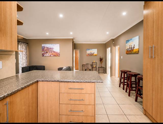 2 BEDROOM TOWNHOUSE FOR SALE IN THREE RIVERS